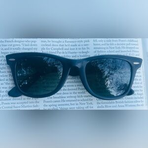 Vintage Bausch & Lomb Ray Ban Wayfarer sunglasses black true original 5022